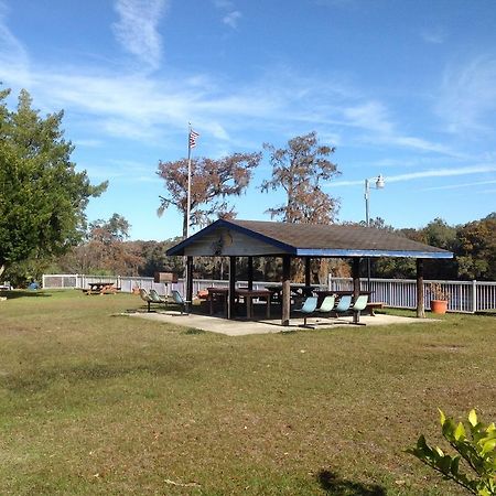 ホテル Suwannee Gables Old Town エクステリア 写真
