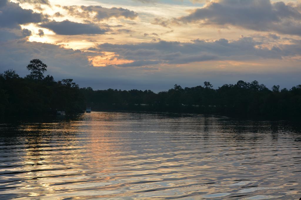 ホテル Suwannee Gables Old Town エクステリア 写真