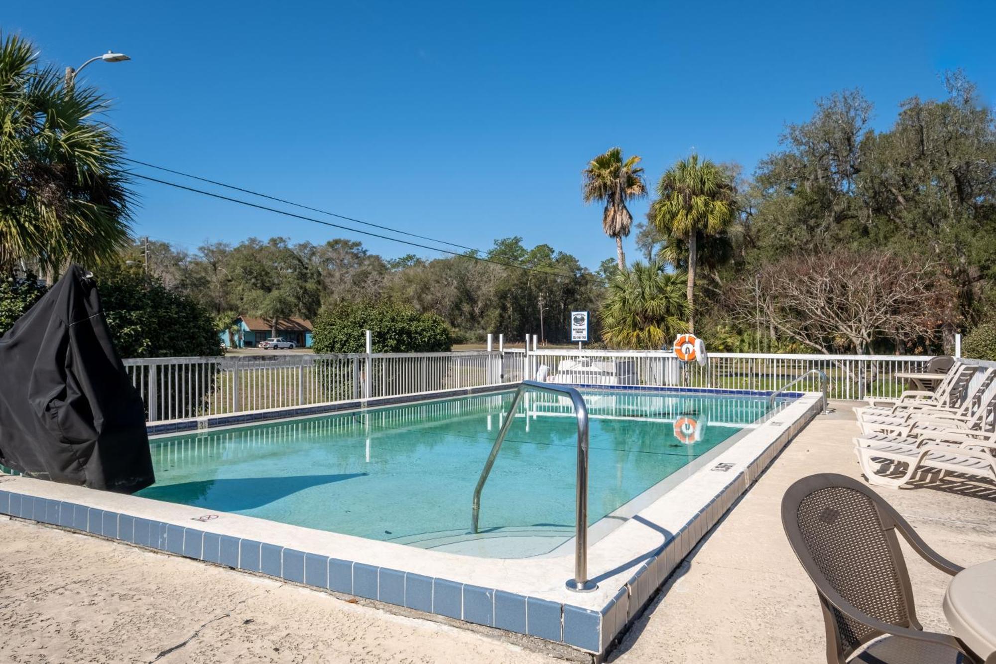 ホテル Suwannee Gables Old Town エクステリア 写真
