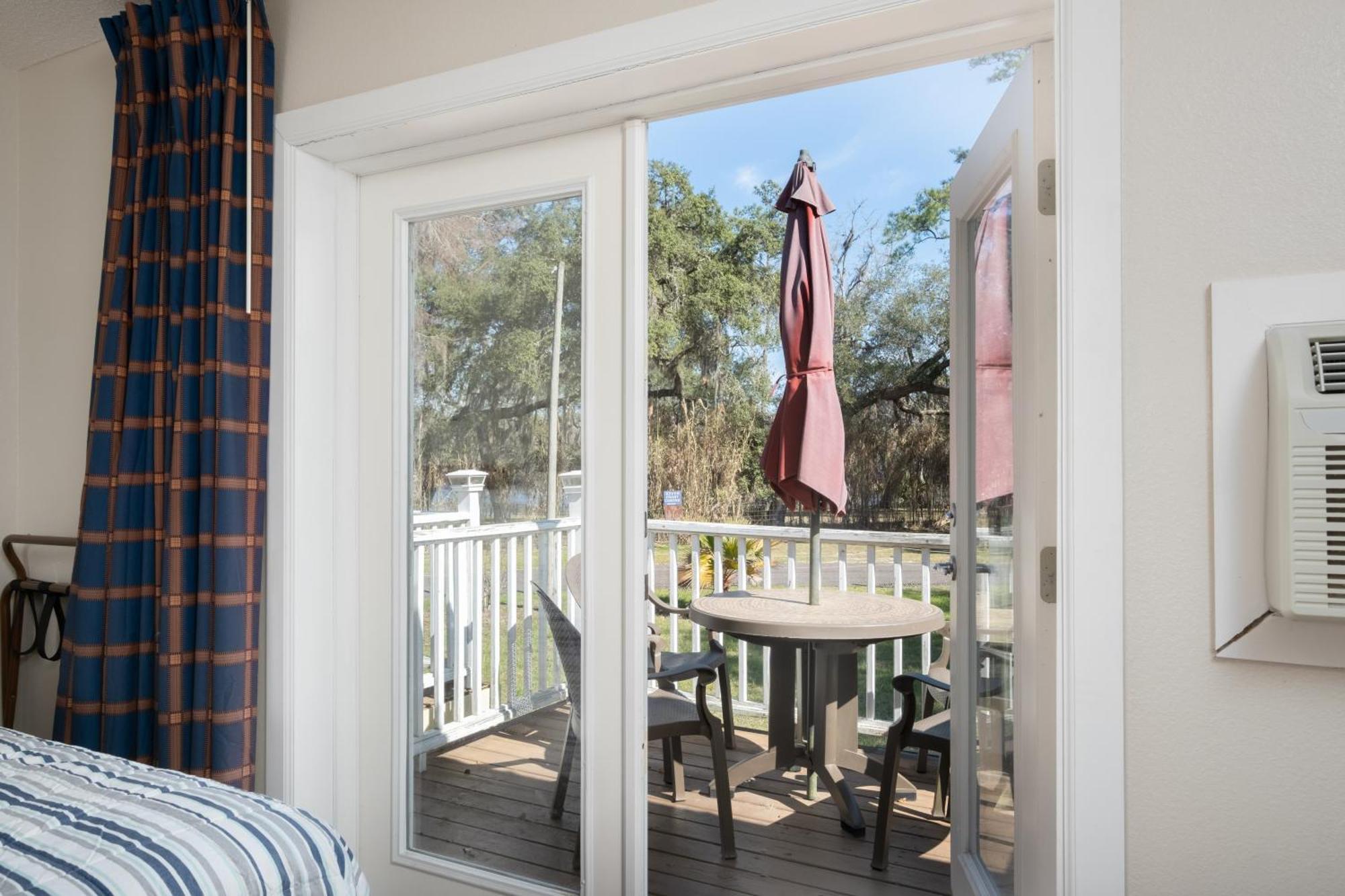 ホテル Suwannee Gables Old Town エクステリア 写真