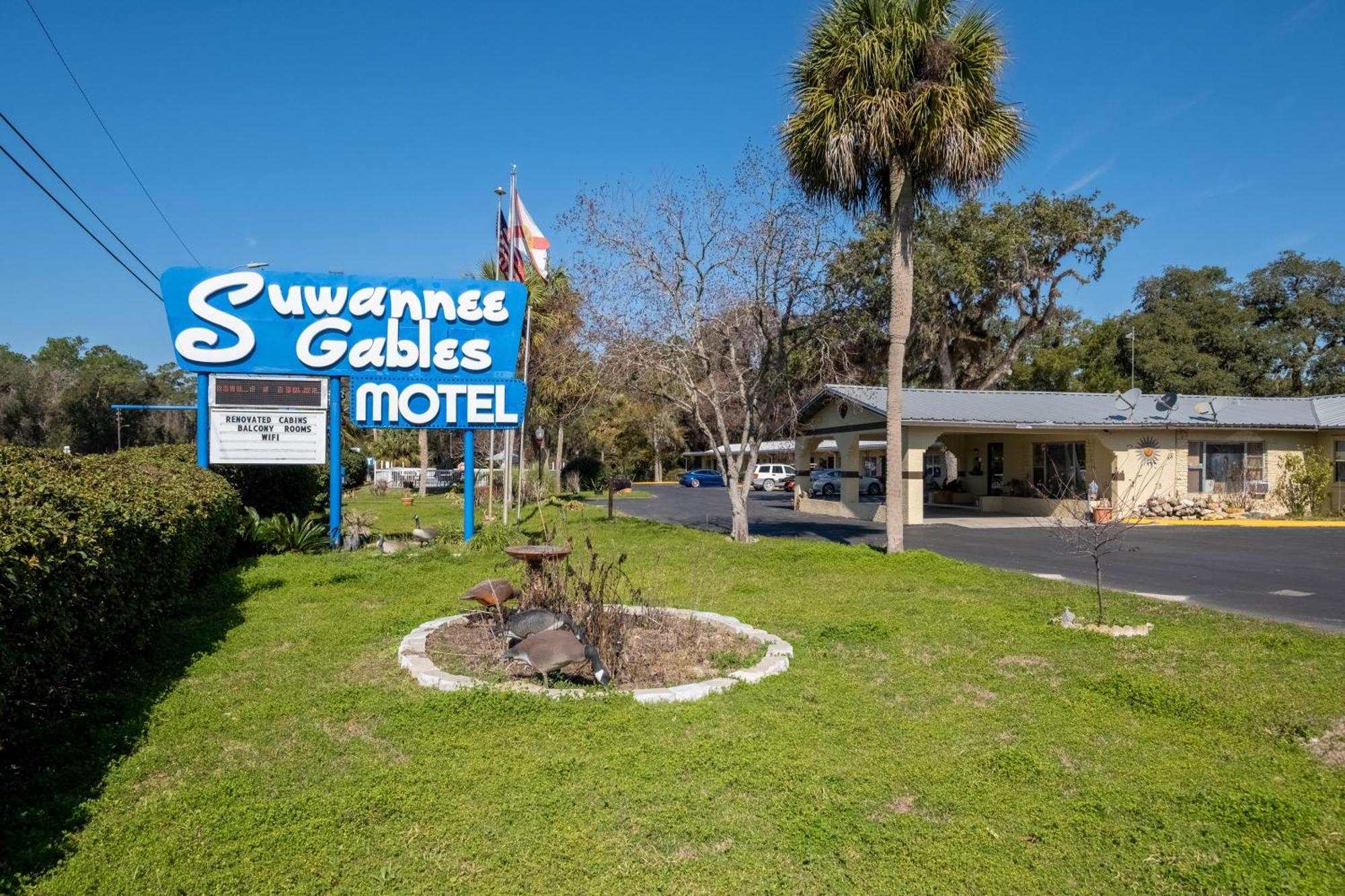 ホテル Suwannee Gables Old Town エクステリア 写真