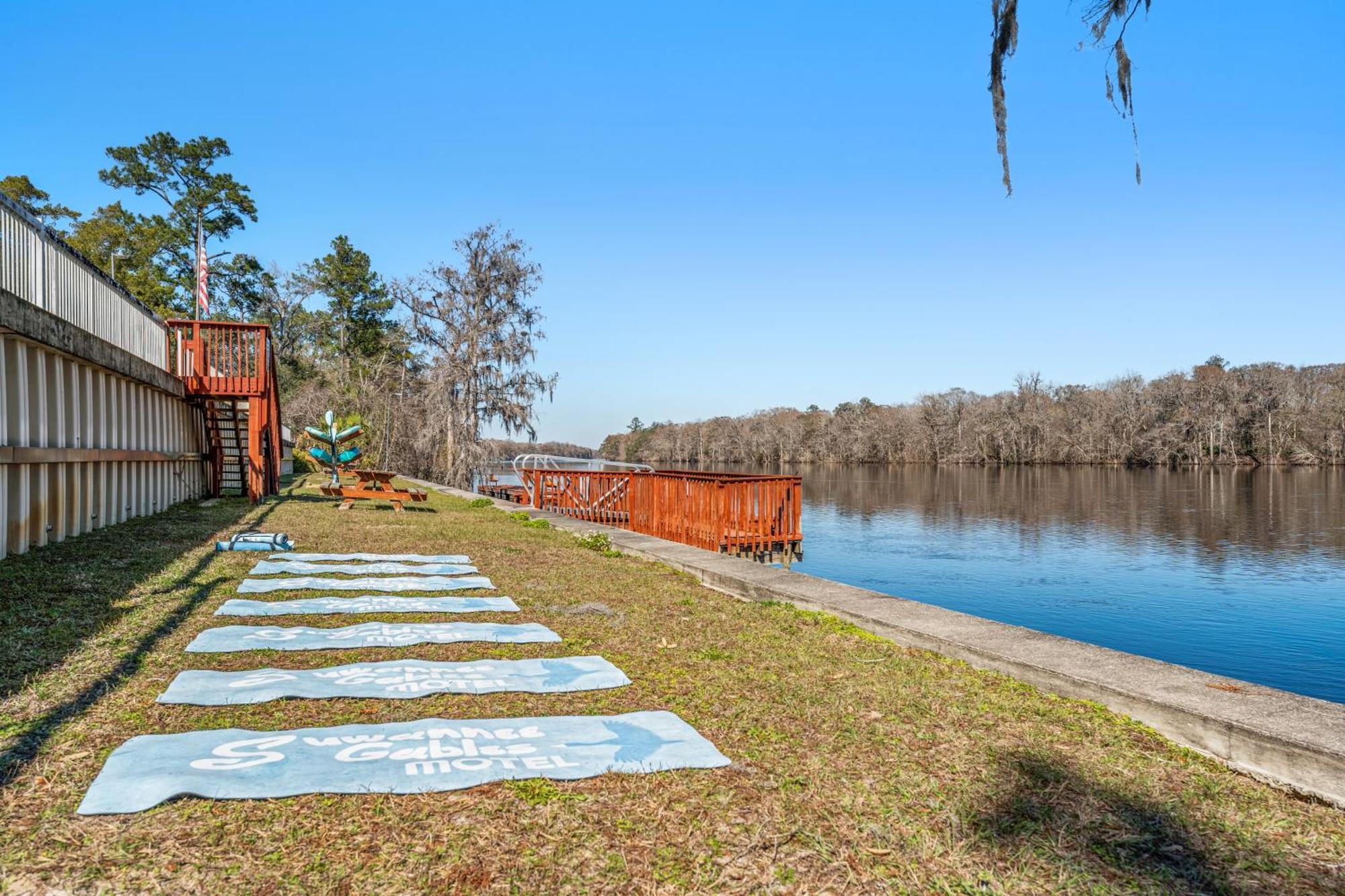 ホテル Suwannee Gables Old Town エクステリア 写真