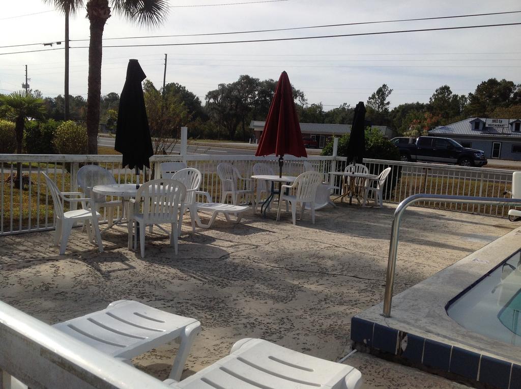 ホテル Suwannee Gables Old Town エクステリア 写真