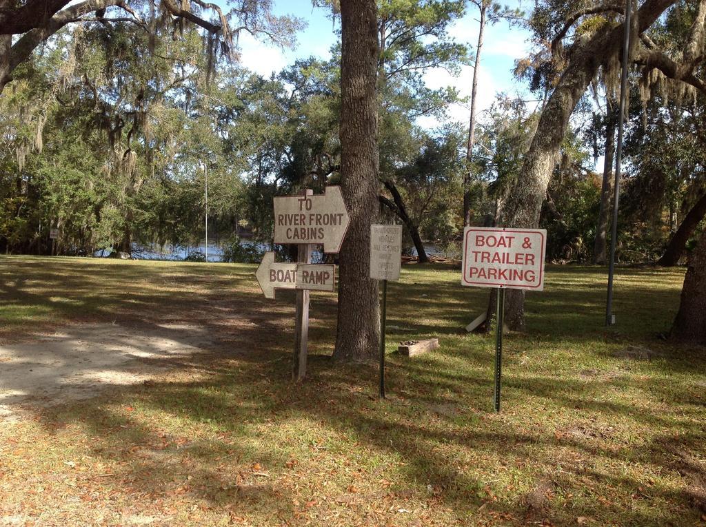 ホテル Suwannee Gables Old Town エクステリア 写真
