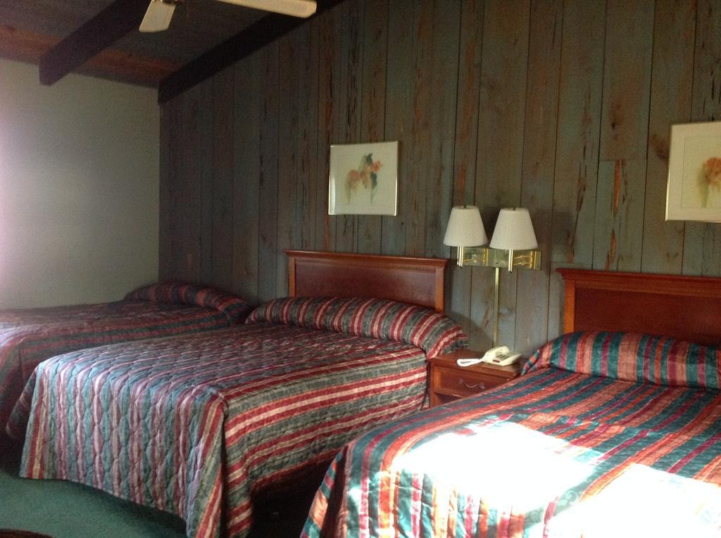 ホテル Suwannee Gables Old Town エクステリア 写真