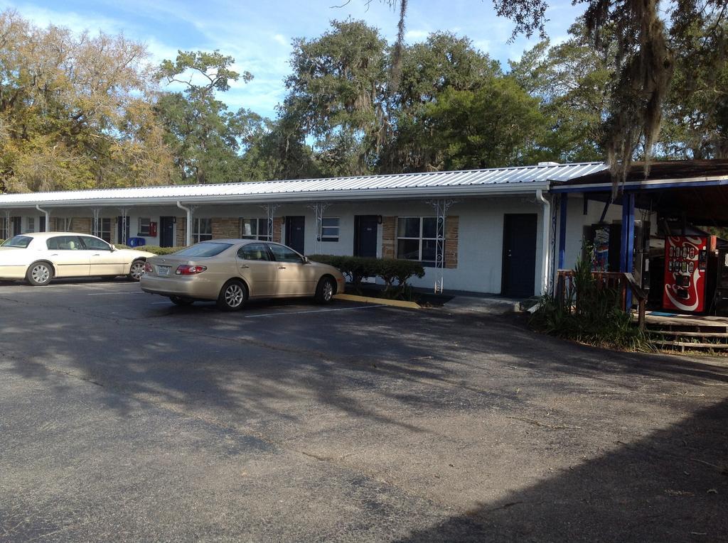 ホテル Suwannee Gables Old Town エクステリア 写真