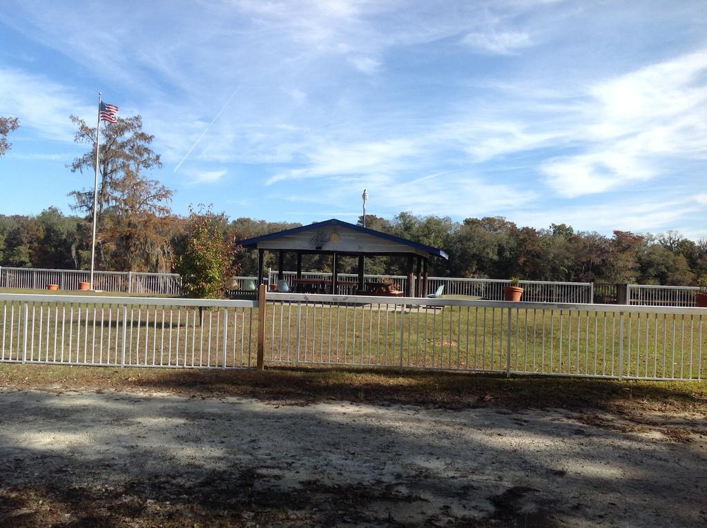 ホテル Suwannee Gables Old Town エクステリア 写真