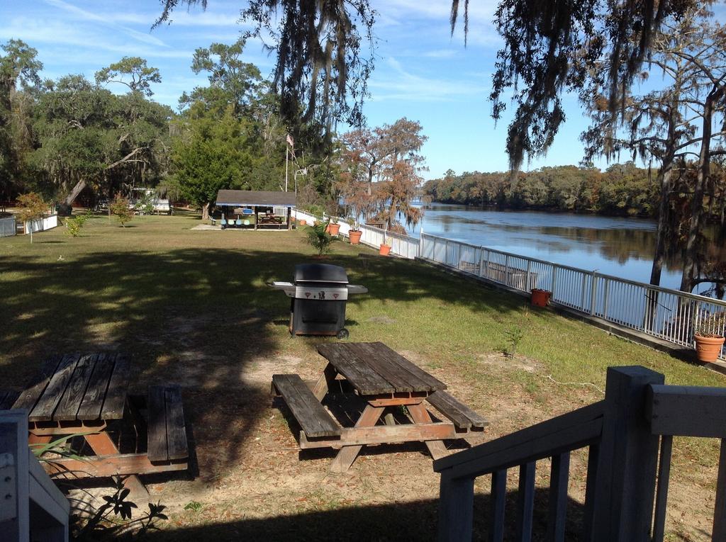 ホテル Suwannee Gables Old Town エクステリア 写真