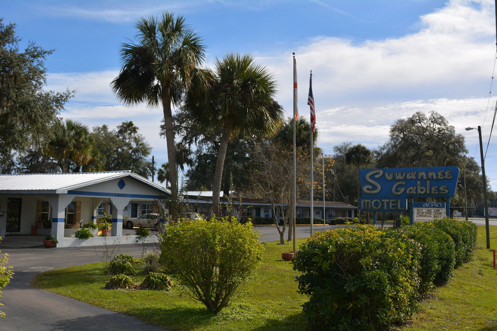 ホテル Suwannee Gables Old Town エクステリア 写真