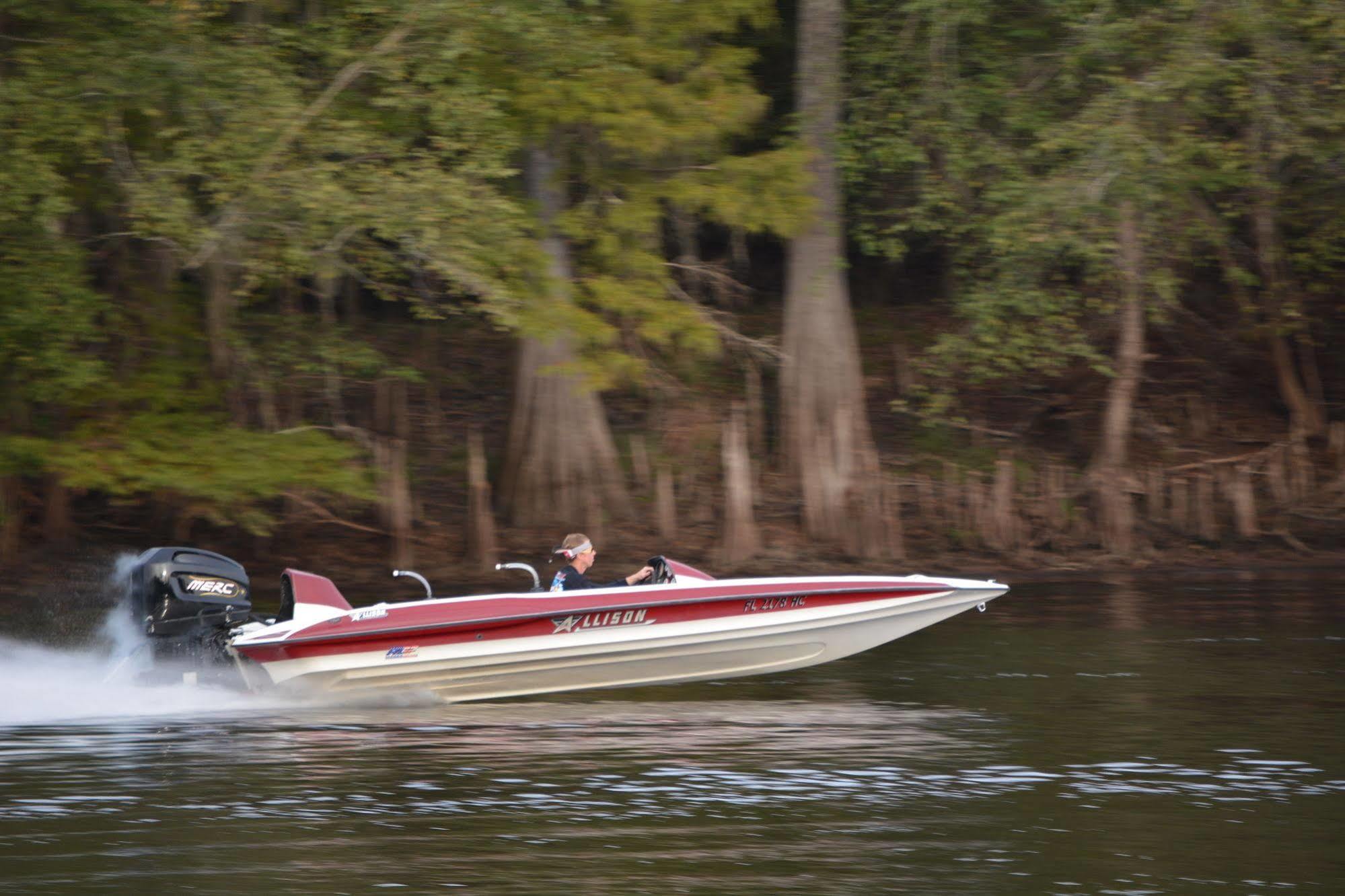 ホテル Suwannee Gables Old Town エクステリア 写真